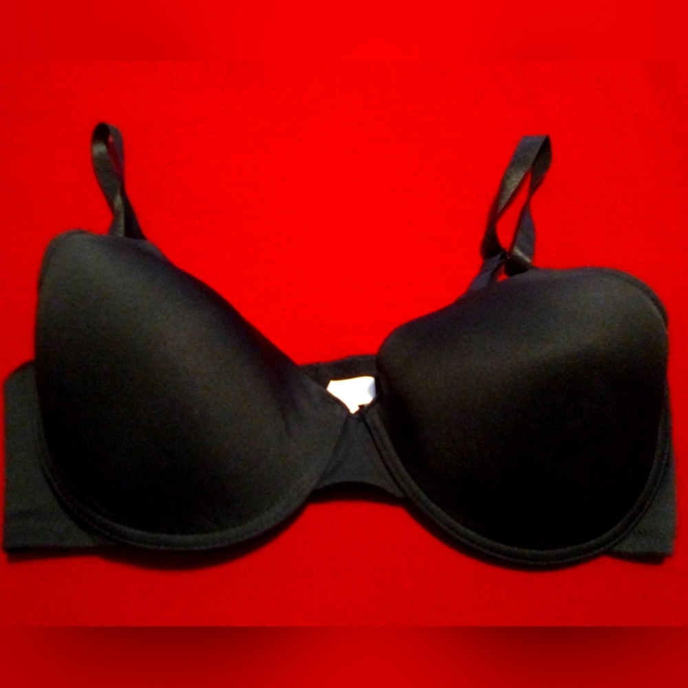 2 Plus size bras with enhancing cups, both 95D